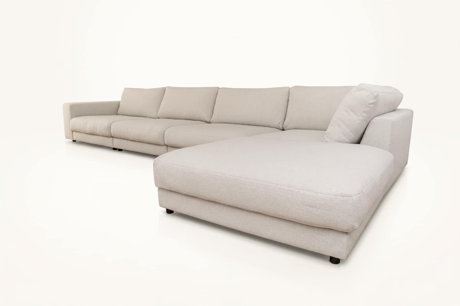 Corner sofa with goose down cushions, detachable modules and ottoman Canapea Bella cu franjuri